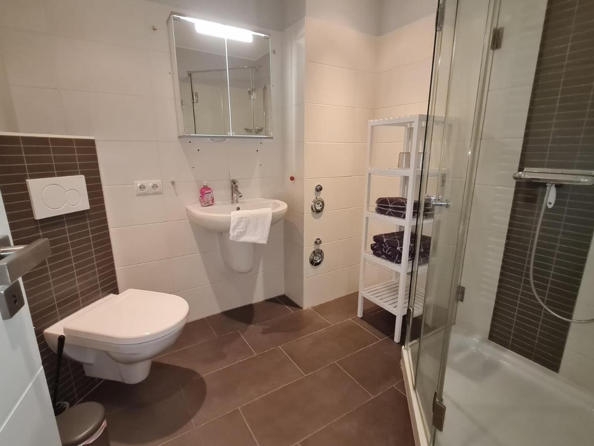 Wohnung Fleethoern - Zentral, Ruhig, Mit Parkplatz Und Balkon Kiel Dış mekan fotoğraf